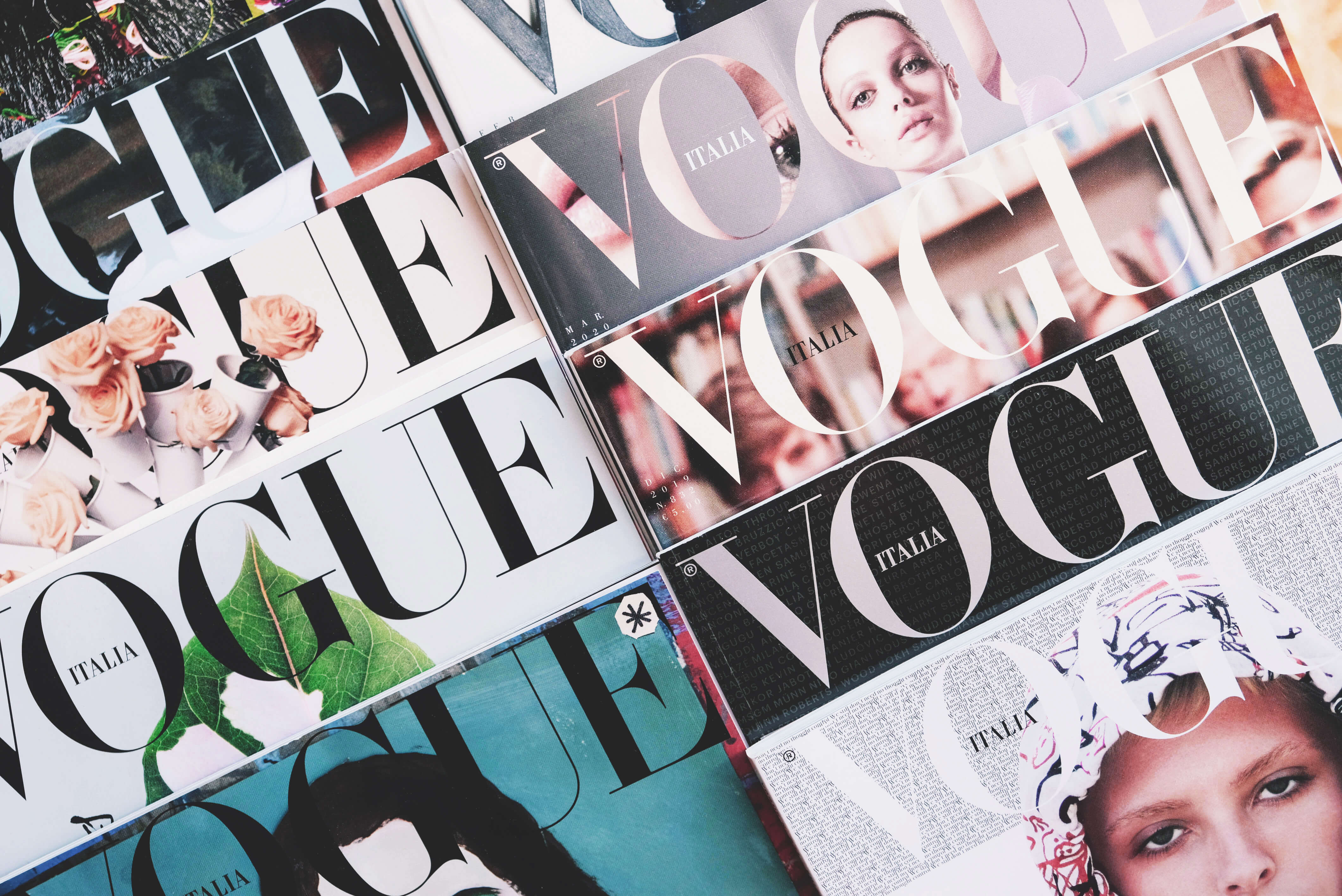 История логотипа «Vogue»